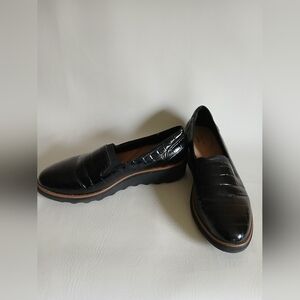 Clarks Lightweight Black Loafers Croc Pattern Almond Toe Sz9M